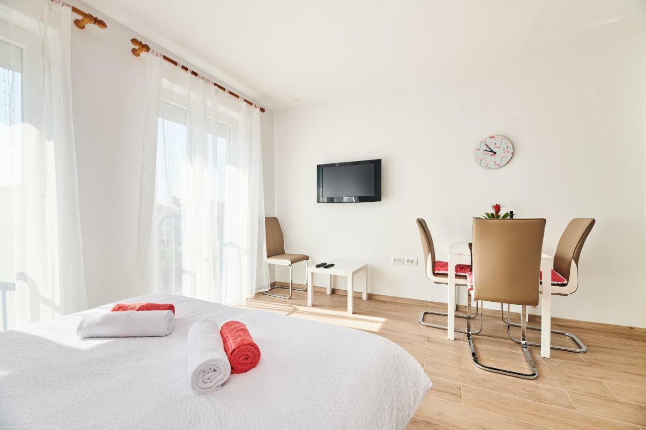 Studio Apartman Lena Umag Eksteriør bilde