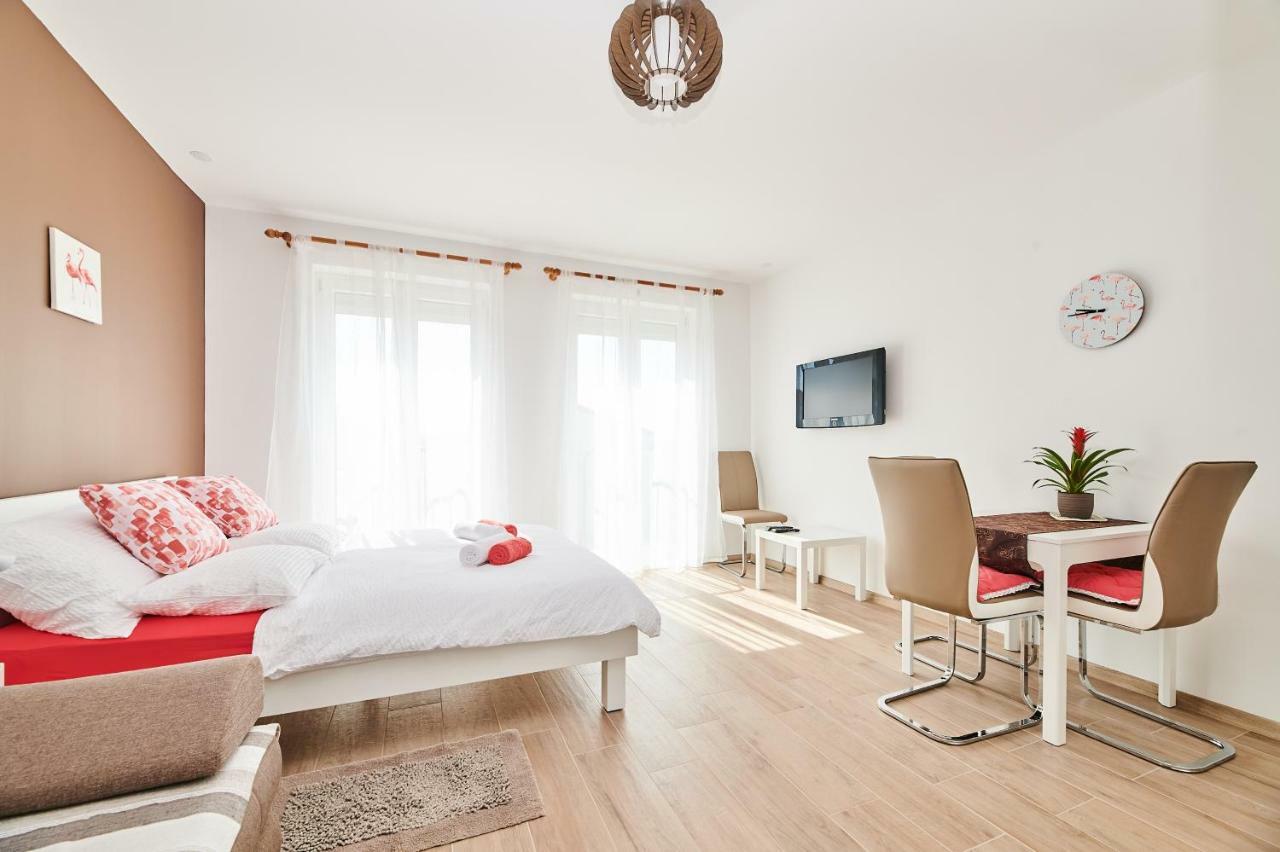 Studio Apartman Lena Umag Eksteriør bilde